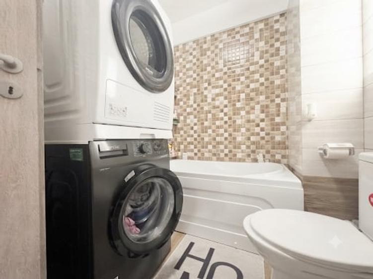 Apartament cu 3 camere decomandat în Bucium