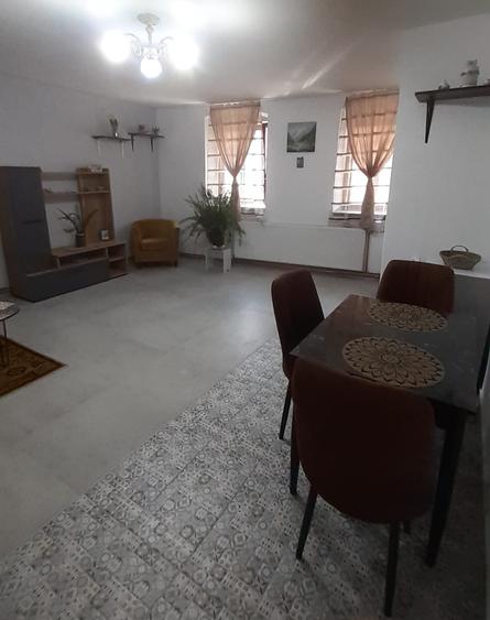 Casă cu 2 camere semidecomandat cu Teren 12 Mp în Orașul de Jos