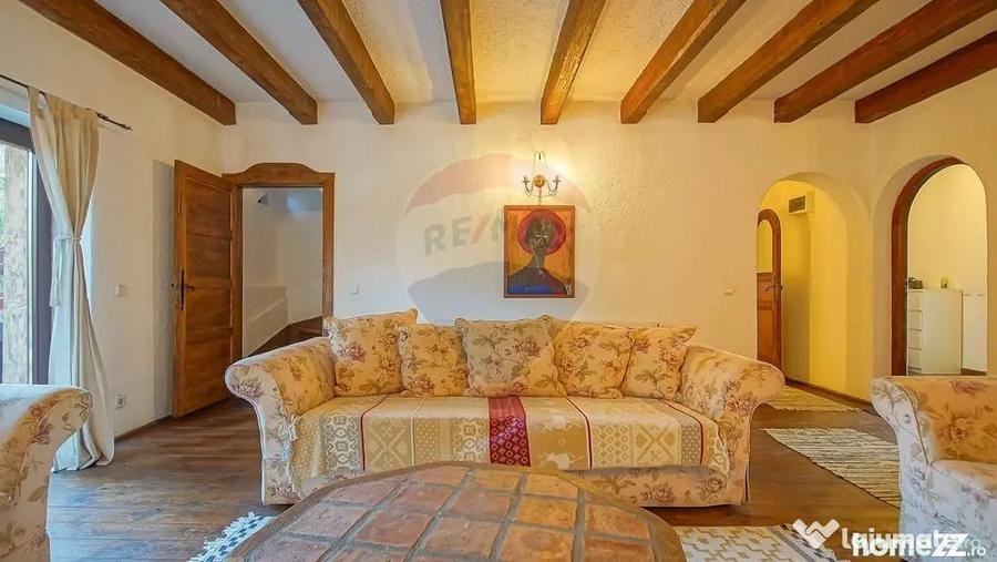 Casă cu 16 camere cu Teren 1368 Mp în Timișu de Sus
