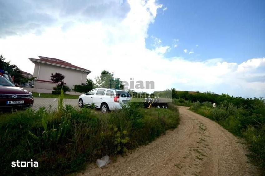 Teren de 2500 mp, în Central