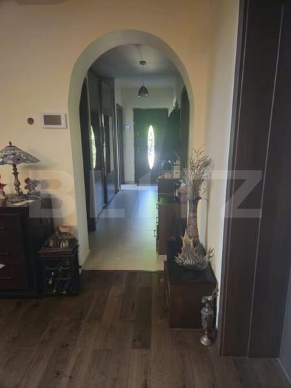Casă individuală cu 6 camere cu Teren 1170 Mp în Exterior Sud