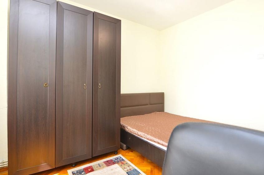 Apartament cu 3 camere decomandat, mobilat în Libertății