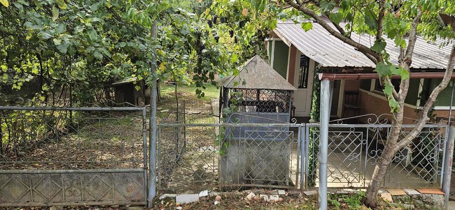Casă cu 2 camere în Gârbou