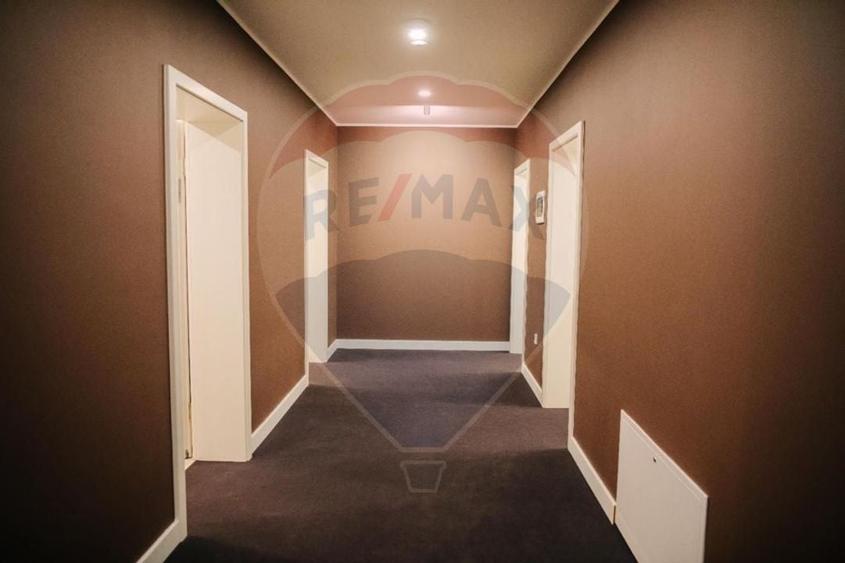 Hotel/Pensiune, de 325 mp, în Sângeorgiu de Mureș