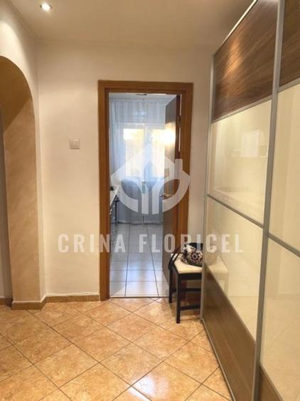 Apartament cu 2 camere decomandat, mobilat în Polonă