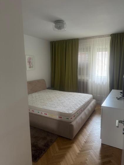 Apartament cu 3 camere decomandat în Ștrand
