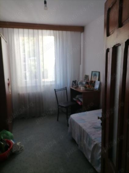 Apartament cu 4 camere decomandat în Central