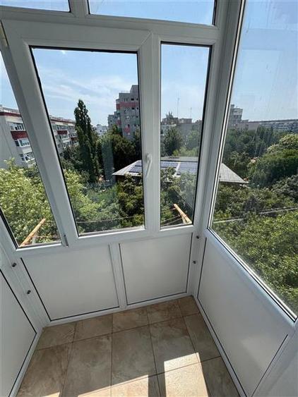 Apartament cu 3 camere semidecomandat în Eroii Revoluției