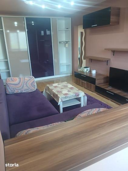 Apartament cu 2 camere, mobilat în Tei