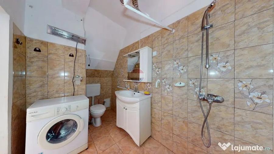 Casă cu 7 camere cu Teren 319 Mp în Centrul Civic