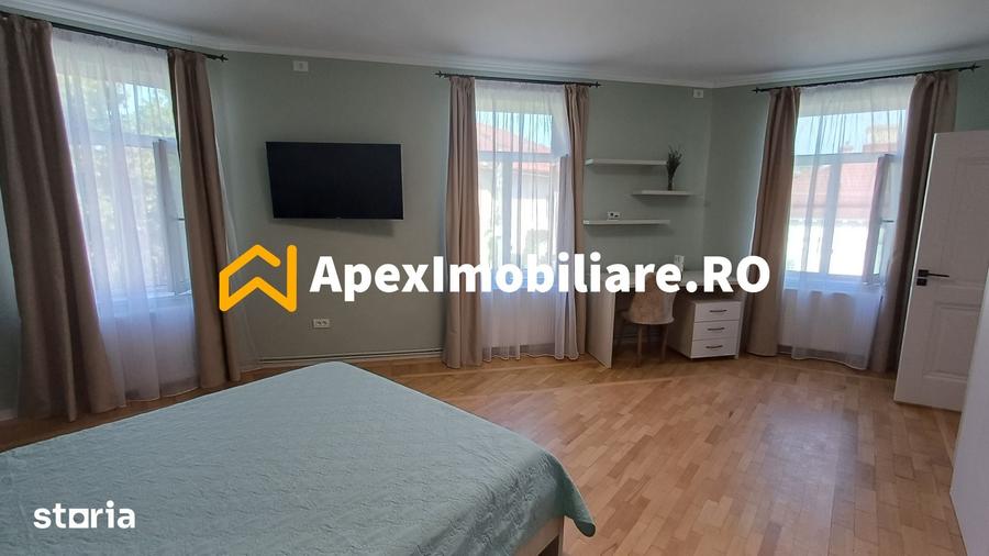 Apartament cu 3 camere semidecomandat în Ștefan cel Mare