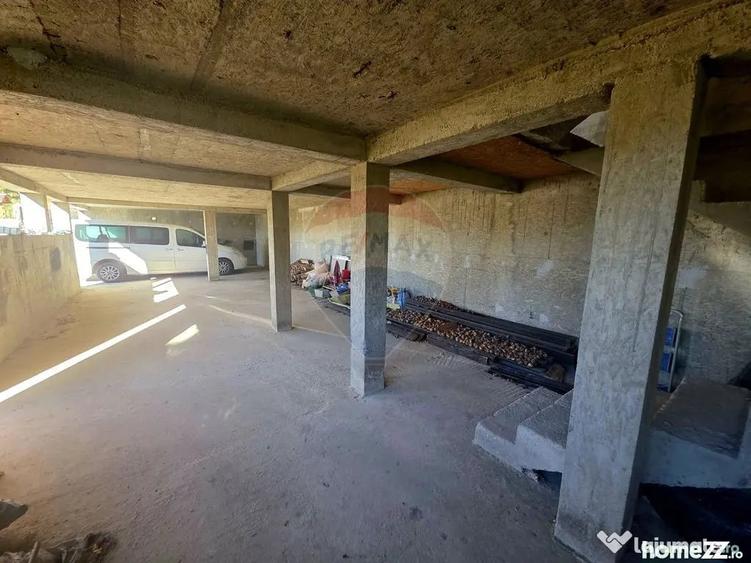 Casă cu 5 camere cu Teren 2700 Mp în Alexandru cel Bun
