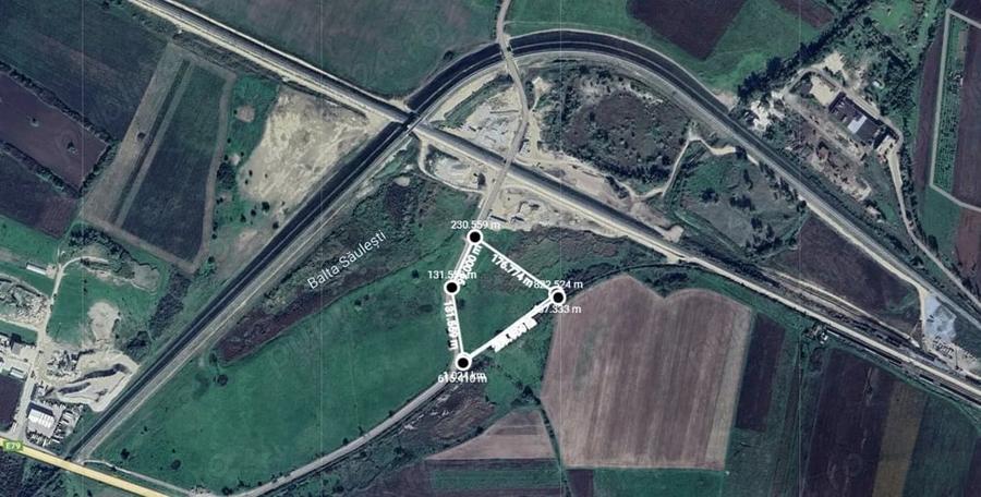 Teren de 15400 mp, în Zăvoi