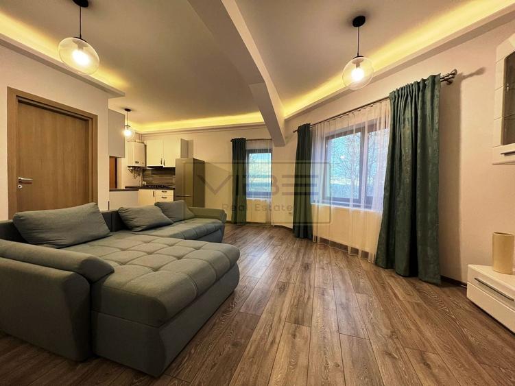 Apartament cu 2 camere semidecomandat, mobilat în Podul de Fier