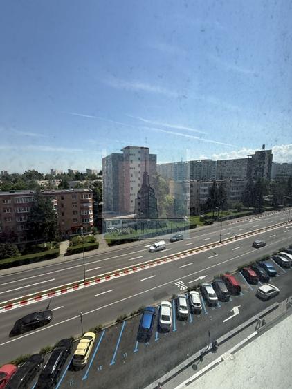 Apartament cu 3 camere circular, mobilat în Calea București