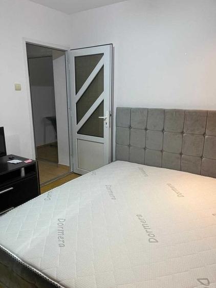 Apartament cu 2 camere semidecomandat, mobilat în Far