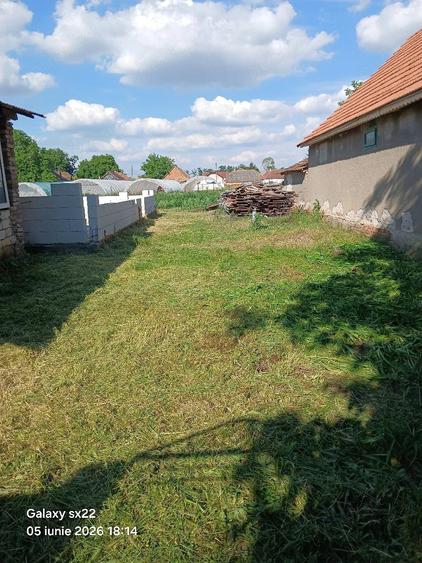Casă cu Teren 935 Mp în Tomnatic