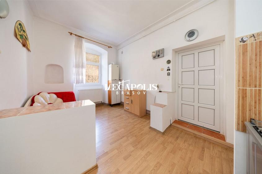 Apartament cu 2 camere semidecomandat în Centrul Istoric