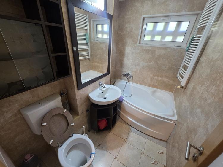 Apartament cu 2 camere semidecomandat în Central