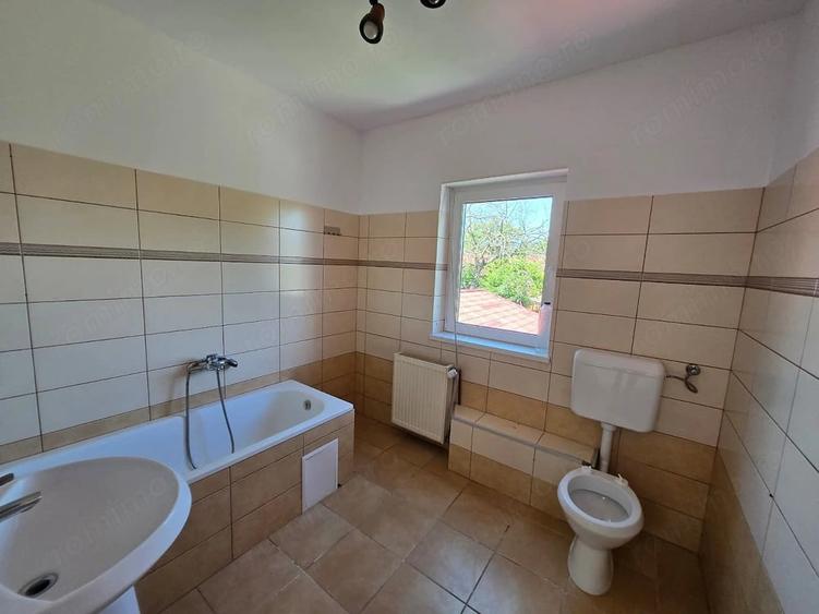 Casă cu 7 camere cu Teren 600 Mp în Șagului