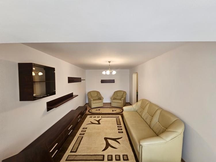 Apartament cu 3 camere decomandat în Gară