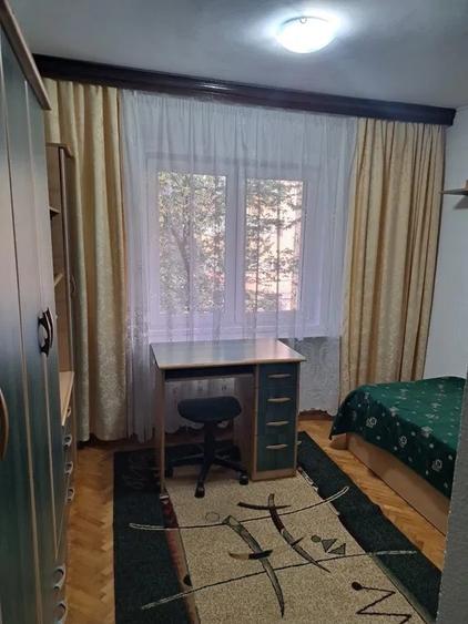 Apartament cu 3 camere decomandat în Obor
