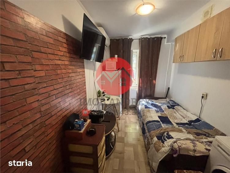 Garsonieră în Vest