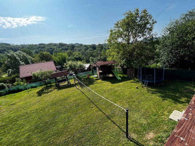 Casă cu 4 camere cu Teren 3000 Mp în Valea Danului