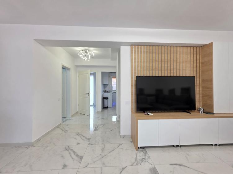 Duplex cu 4 camere cu Canalizare în Stupini