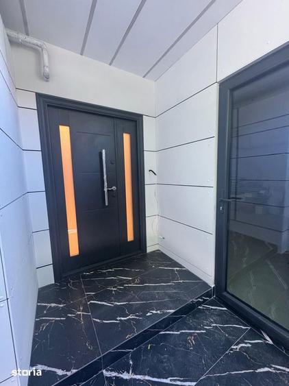 Casă cu 9 camere cu Teren 190 Mp în Muncii