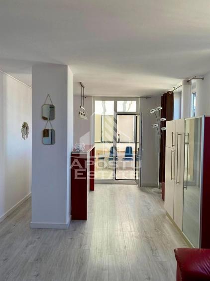 Apartament cu 3 camere semidecomandat, mobilat în Simion Bărnuțiu