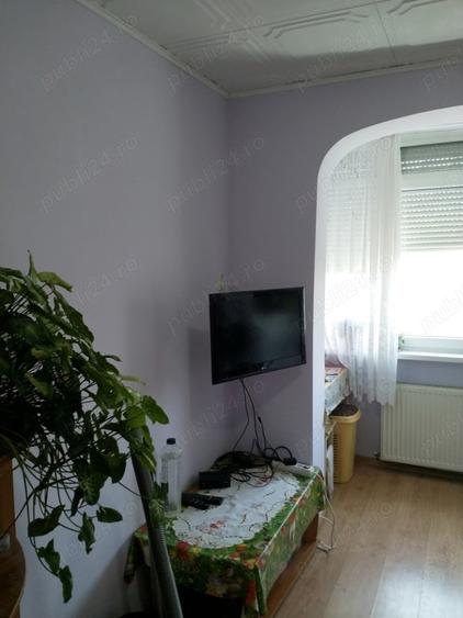 Apartament cu 3 camere semidecomandat în Lugoj