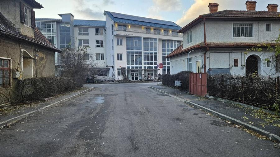 Casă individuală cu 3 camere cu Canalizare în Central