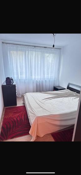 Apartament cu 3 camere decomandat în Drumul Taberei