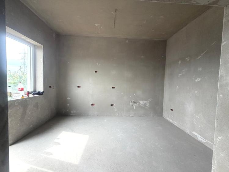 Duplex cu 4 camere cu Teren 250 Mp în Cetate