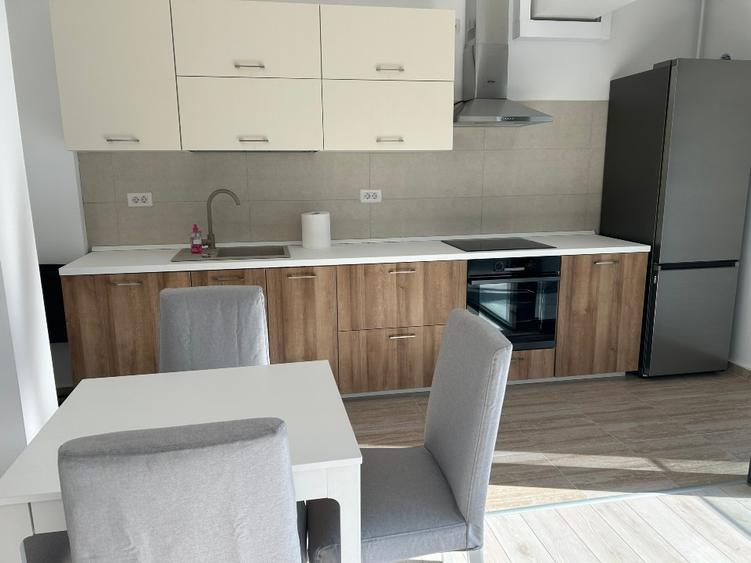 Apartament cu 2 camere semidecomandat în Băneasa