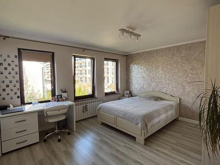 Casă individuală cu 4 camere cu Teren 465 Mp în Ipotești