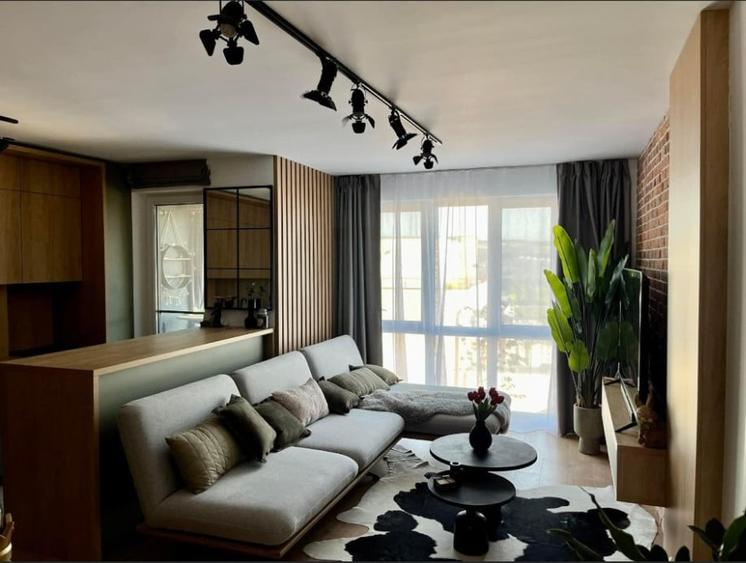 Apartament cu 2 camere semidecomandat, mobilat în Florești — fotografia 1