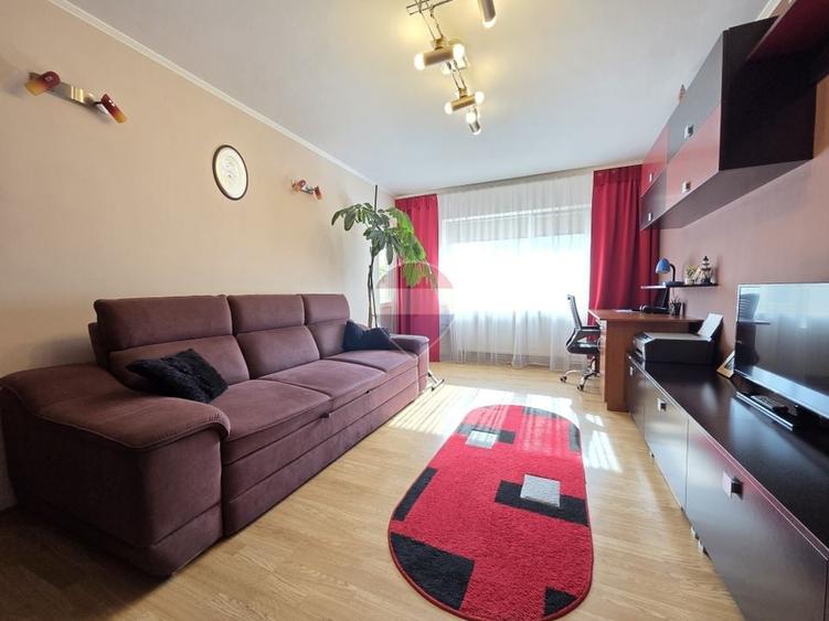 Apartament cu 3 camere decomandat, mobilat în Ultracentral