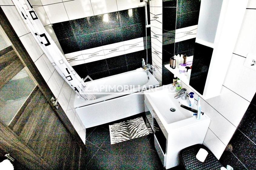 Casă individuală cu 6 camere cu Canalizare în Gheorghe Doja