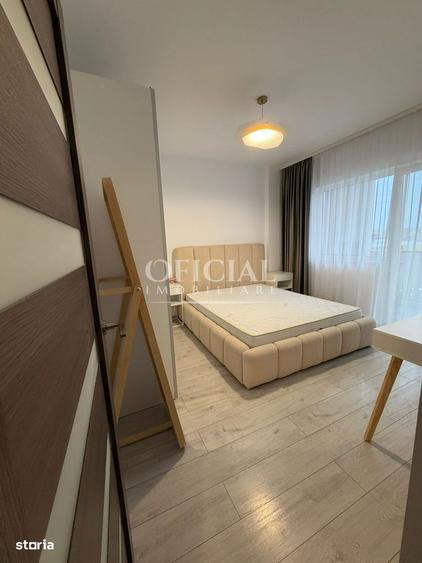 Apartament cu 3 camere semidecomandat, mobilat în Florești