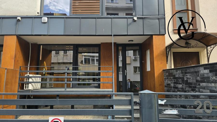 Duplex cu 11 camere cu Canalizare în Turda