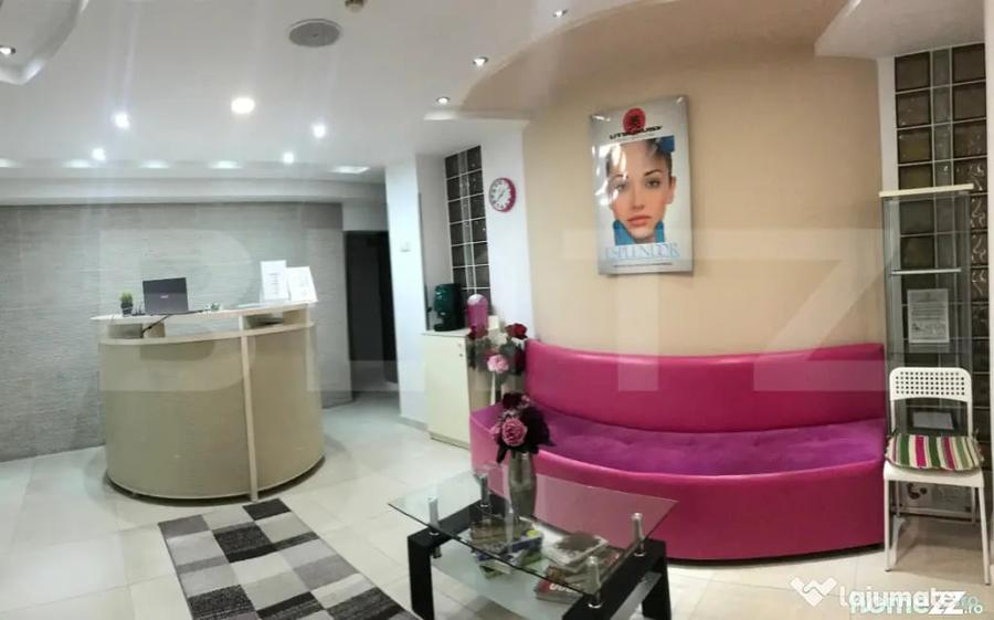 Spațiu comercial, de 290 mp, în Micro 3