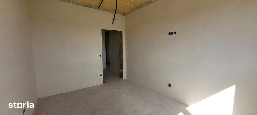 Casă cu 4 camere cu Teren 550 Mp în Lazuri