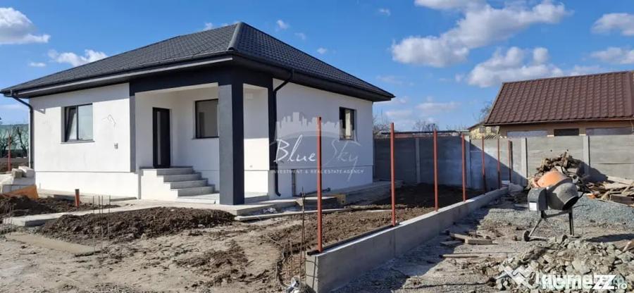 Casă cu 3 camere cu Teren 270 Mp în Lumina