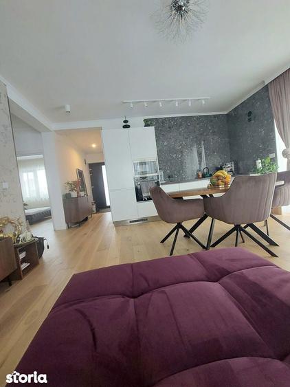 Casă cu 4 camere cu Teren 450 Mp în Central