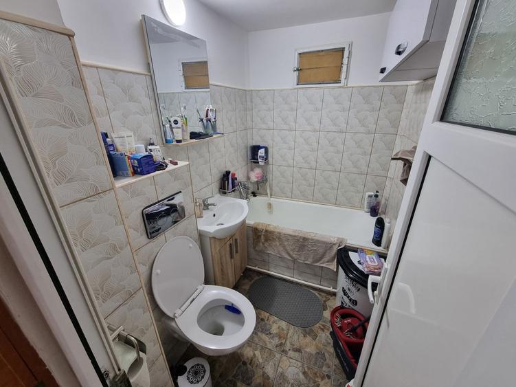 Apartament cu 2 camere decomandat, mobilat în Km 4-5
