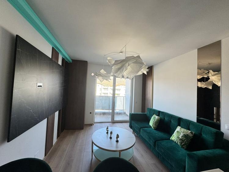 Apartament cu 2 camere decomandat, mobilat în Independenței