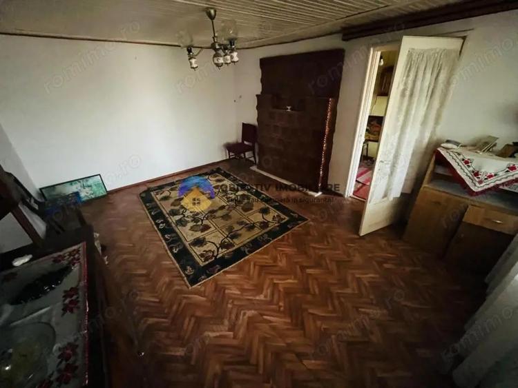 Casă cu 2 camere cu Teren 2040 Mp în Unghi