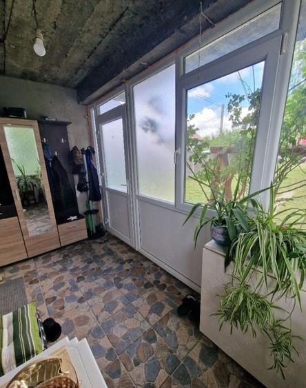 Casă cu 5 camere în Sânmihaiu Român
